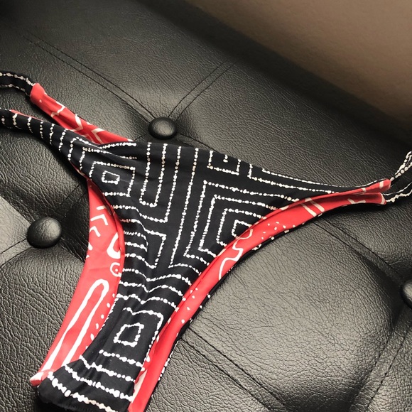 Roxy bikini bottoms - Picture 3 of 3